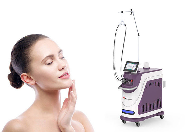 Favorable máquina cómoda 1064nm del laser de 4000W GENTLE YAG ningún retiro del pelo del laser del dolor